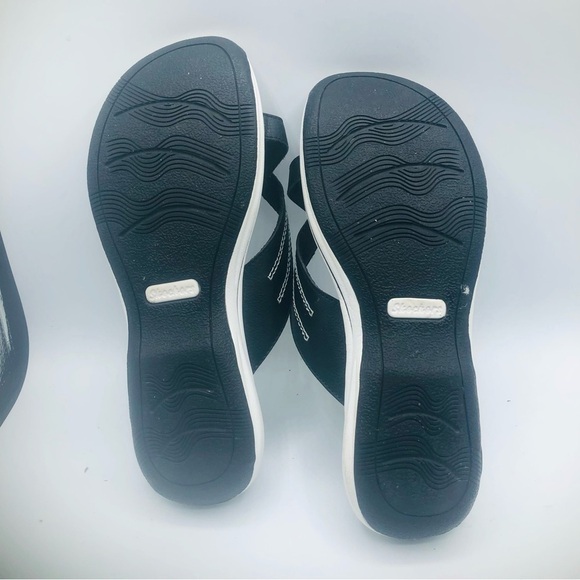 Sketchers, memory foam, women’s sandals with toe grip Size 10 - Picture 6 of 7